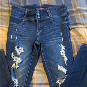Distressed skinny jeans